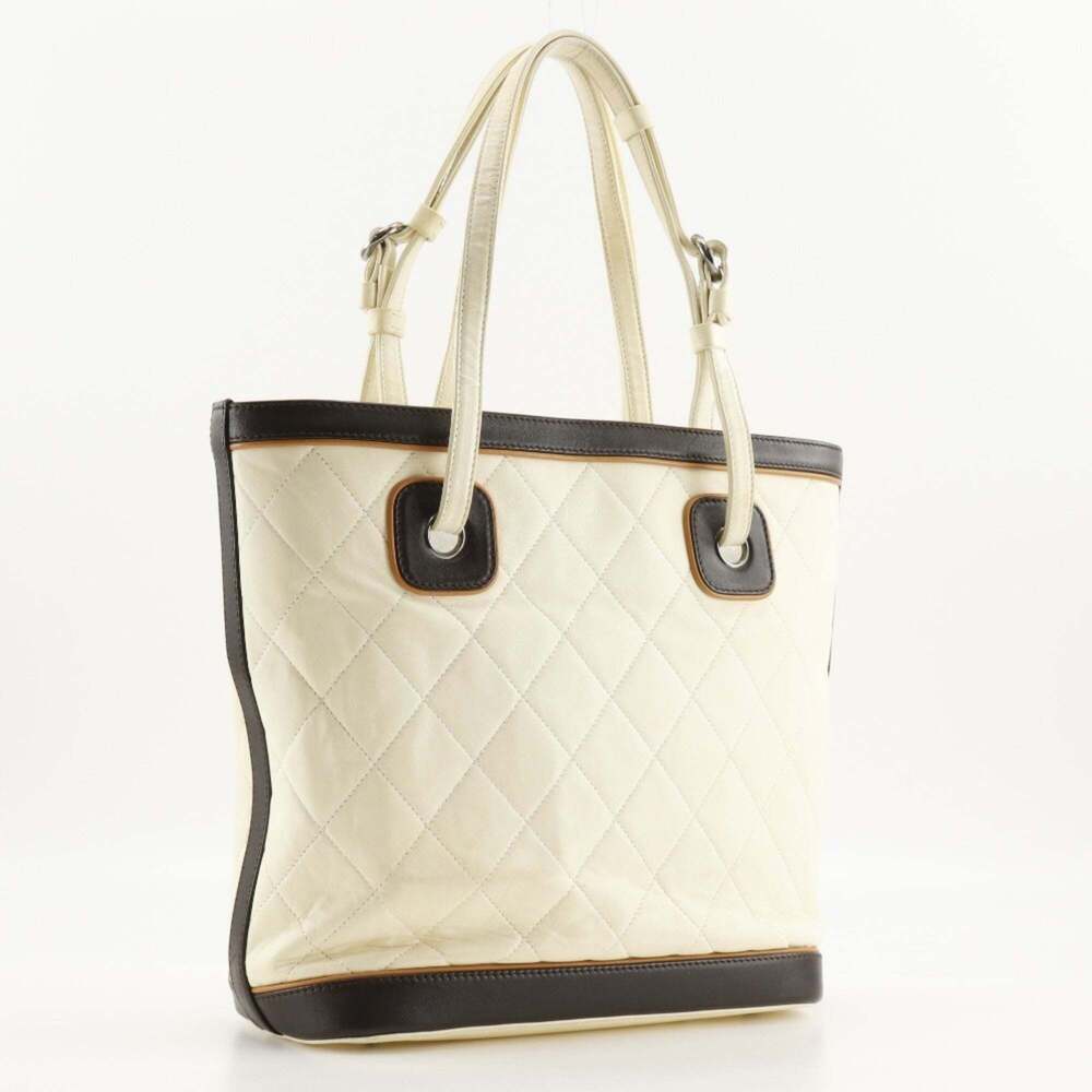 CHANEL White Tote Bag - Picture 3 of 12